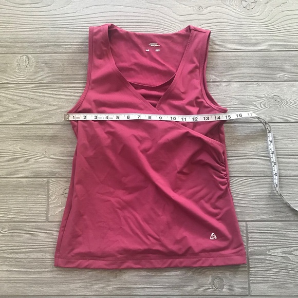5/$20 SALE ✨ JOCKEY Fitness Athletic Pink Mulberry Top with Built-In-Bra - Picture 3 of 5